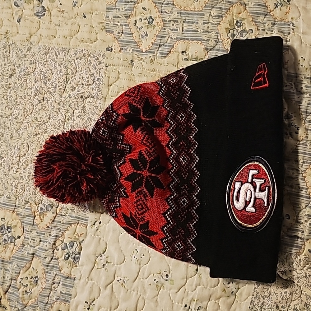 49ers pompom beanie